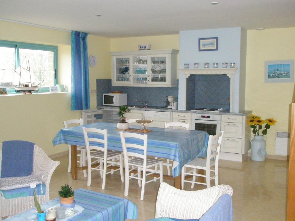 Gite Le Mascaret Roz-sur-Couesnon Habitación foto